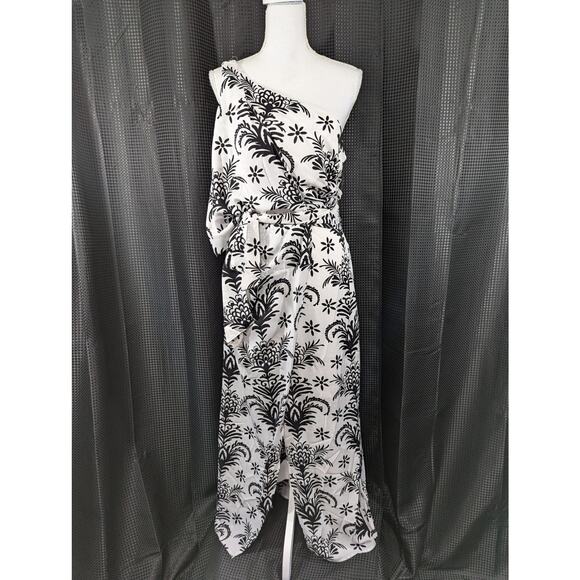 NWT! ENTRO! FABULOUS ONE SHOULDER, BELTED WAIST, BLACK & WHITE MAXI DRESS! SZ L - Picture 2 of 9